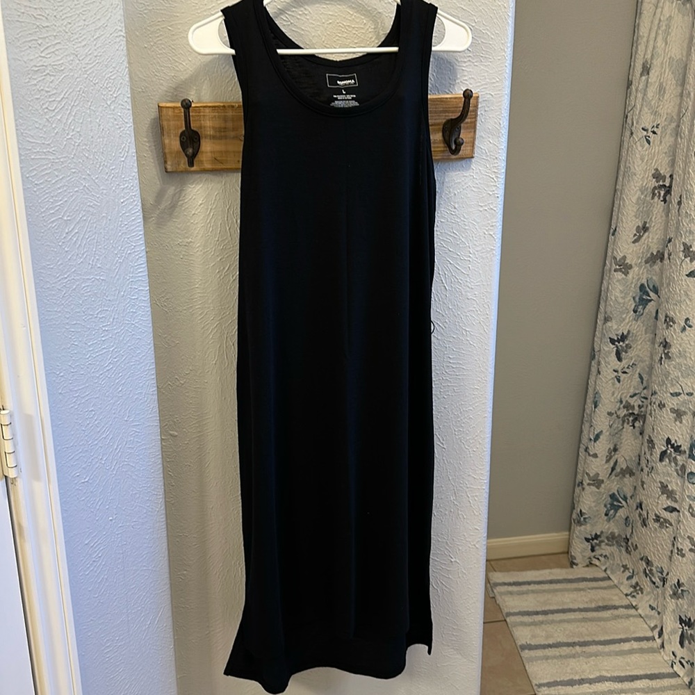 Sonoma light weight midi dress with small slit